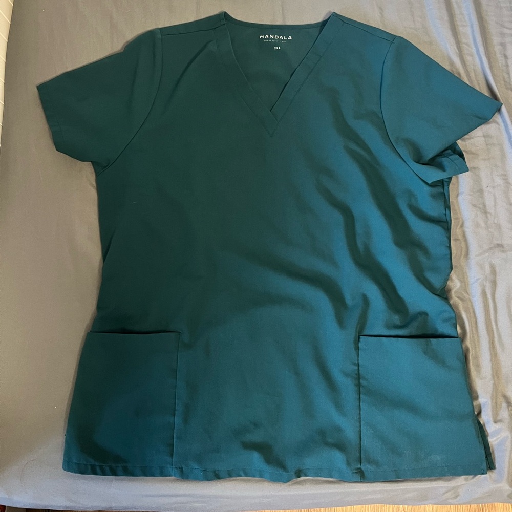 Mandala 2XL and XL women’s scrub set in Carribean Blue